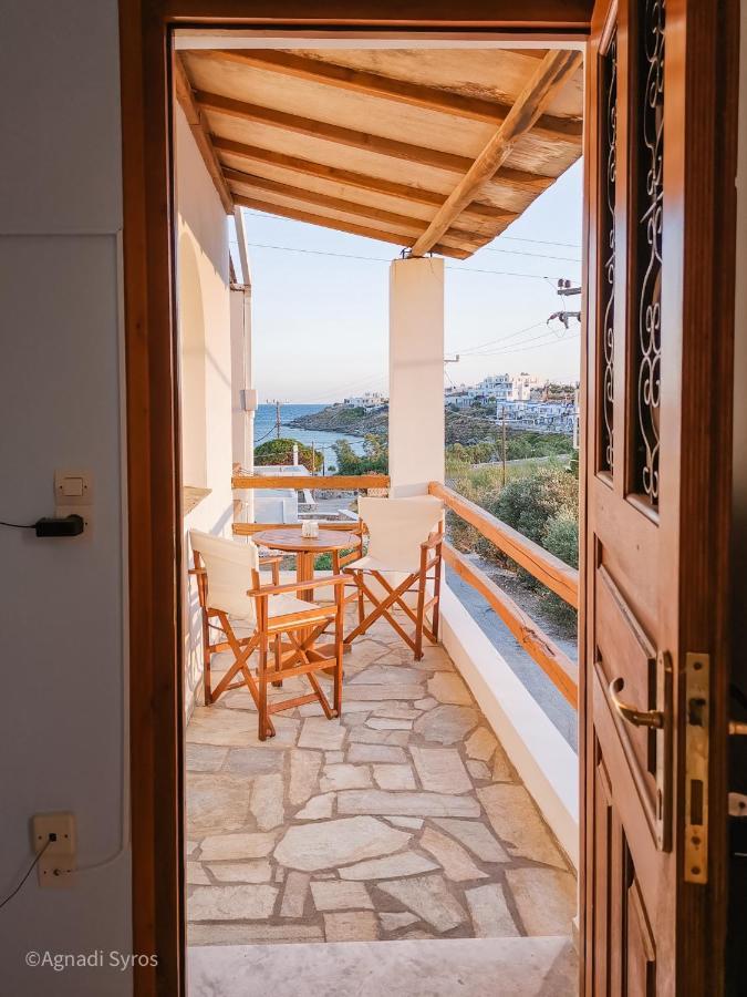 Agnadi Syros Beachfront Studios & Rooms Mégas Yialós-Nítes Buitenkant foto