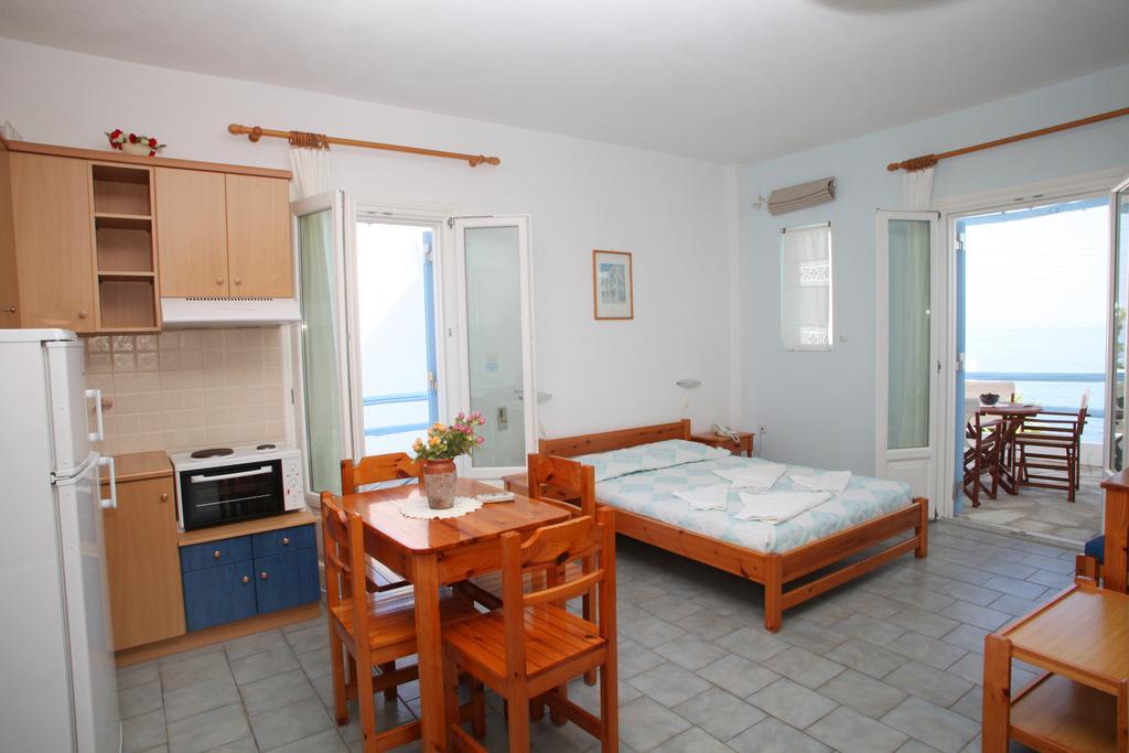 Agnadi Syros Beachfront Studios & Rooms Mégas Yialós-Nítes Kamer foto