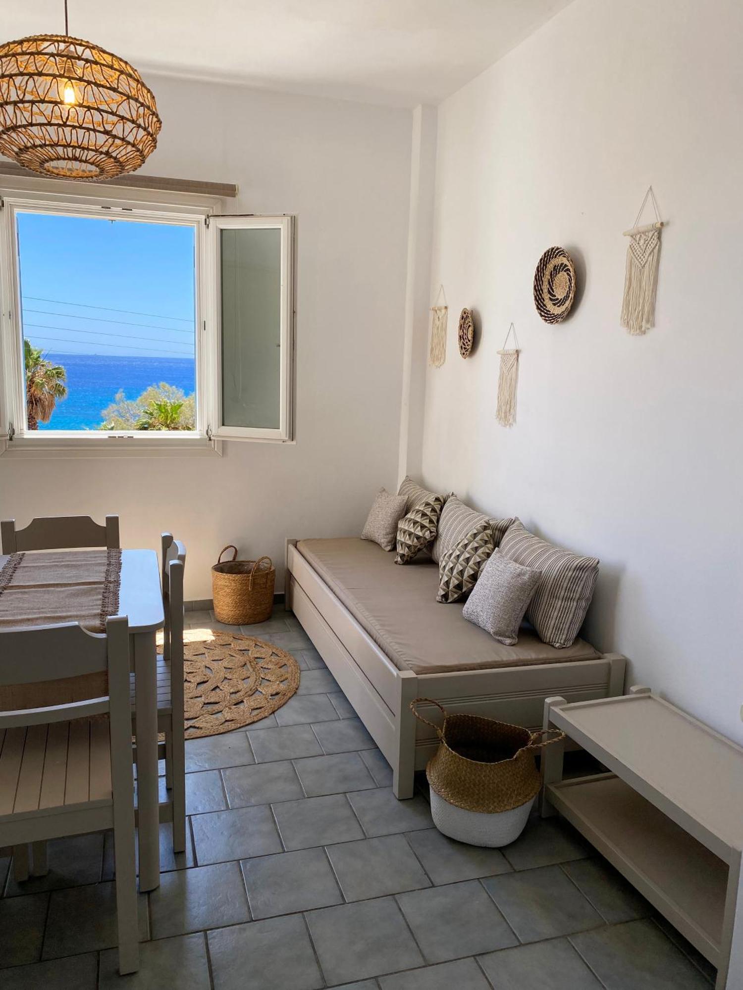 Agnadi Syros Beachfront Studios & Rooms Mégas Yialós-Nítes Buitenkant foto