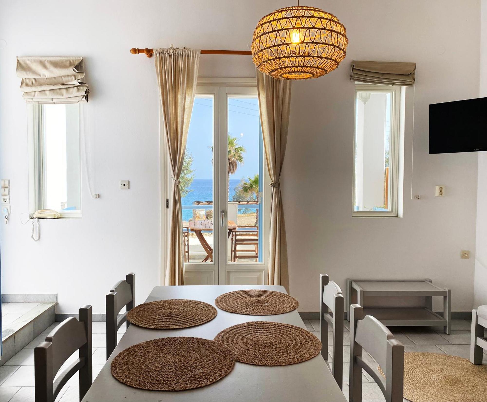 Agnadi Syros Beachfront Studios & Rooms Mégas Yialós-Nítes Buitenkant foto